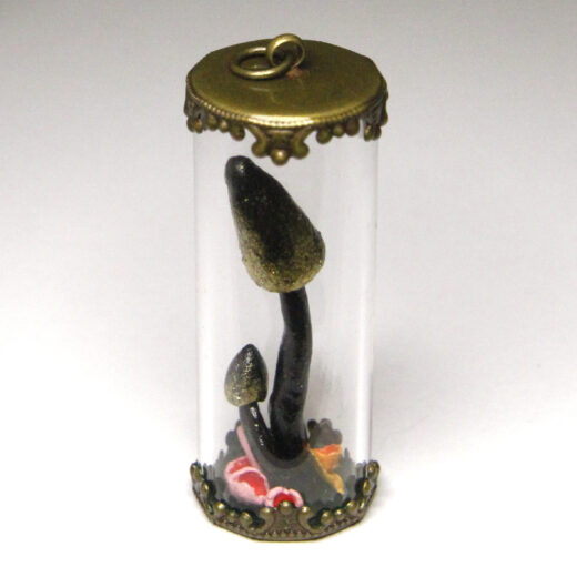Jewellery Pendant – Black Golden Mushroom